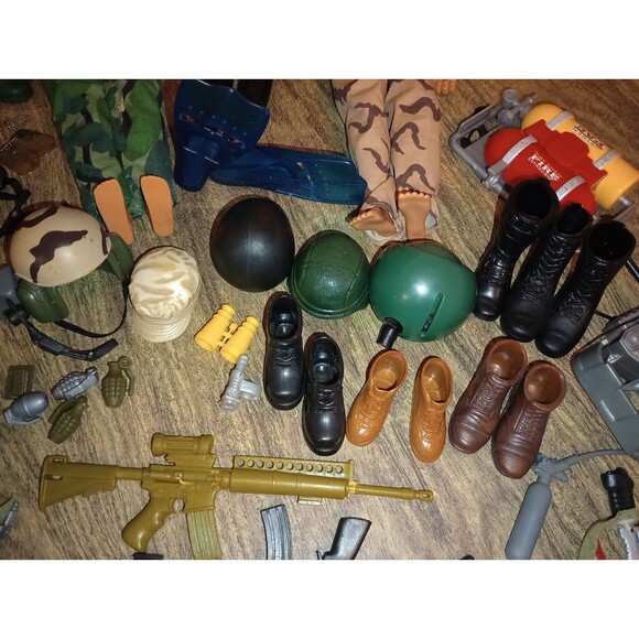 Hasbro Cool Mixed G.I. Joe Lot 12" - Scuba Camo Weapons 90s 2000 Vintage Gift - Picture 7 of 16